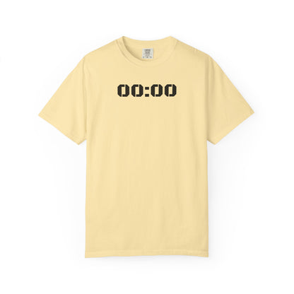 00:00 Minimal Digital Clock T-Shirt — Graphic Tee with Midnight Timer Design